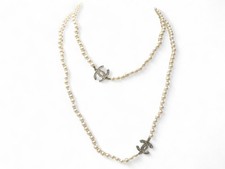 NEUF COLLIER CHANEL SAUTOIR PERLES STRASS ET LOGO CC 110CM METAL DORE NECKLACE