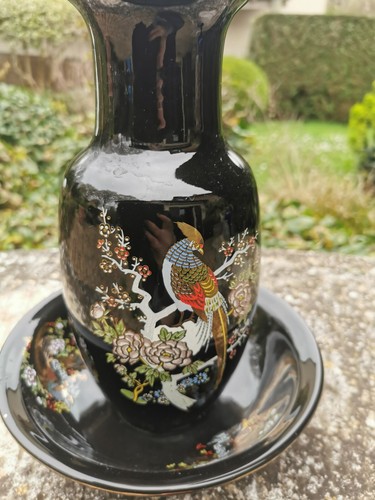 Vase noir avec soucoupe - vase,