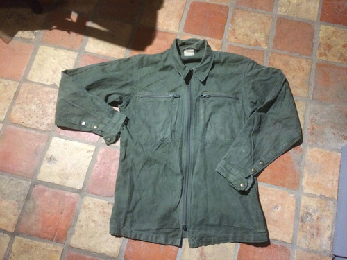 Veste militaire identifier - militaire, a