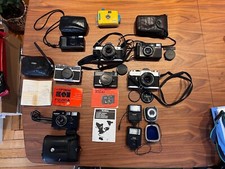 Lot d'appareils photos argentiques point and shoot, réflex et télémétrique