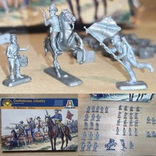 41 PETITS SOLDATS + 1 Cheval