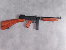 Thompson Denix Réplique