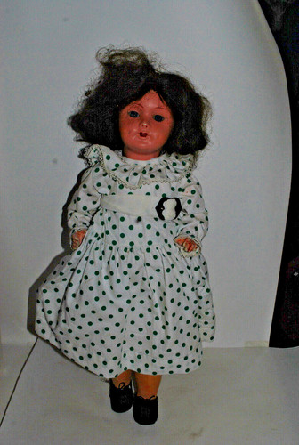Ancienne poupée marcheuse - , en
