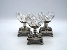 SUITE DE 3 SALERONS EN ARGENT