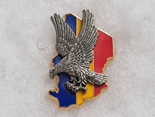 Un insigne militaire " Opération Epervier ".