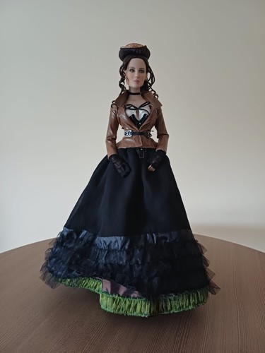Robert tonner doll - doll, lilah