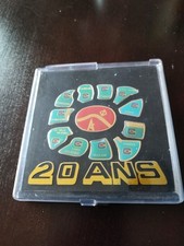 RARE COFFRET 12 PIN'S VINTAGE 20 ANS  CONTINENT SIGLE MAGASIN SUPERMARCHÉ 