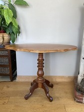 Guéridon violon époque XIXe plateau inclinable, fut tourné, Piétement quadripode