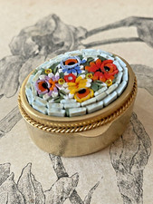 Charmante boite ancienne en