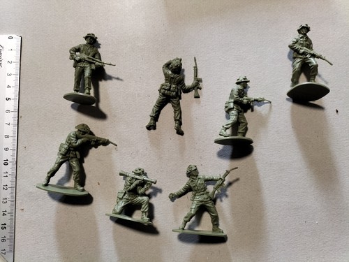 Figurines plastiques british - plastiques,