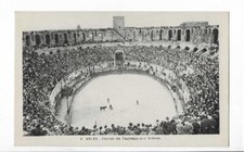 13  ARLES  COURSE DE TAUREAUX AUX ARENES
