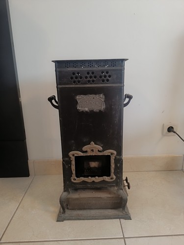 Ancien chauffage poêle - , a