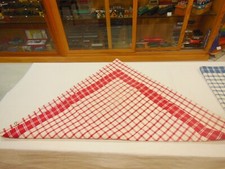 Lot de linge jouets MOULIN ROTY : nappe a carreaux  rouge