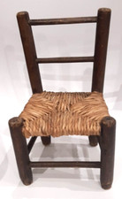 Ancienne chaise de poupée en bois assise en paille - Vintage - TBE, Haut: 25 cm.