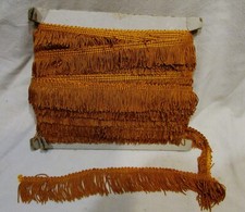 GALON A FRANGES ANCIEN JAUNE D'OR  21 Metres