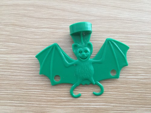 Chauve souris verte avec