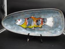 TRES BEAU PLAT A POISSON EN GRES FLAMMÉ DANS LE GOUT DE VALLAURIS