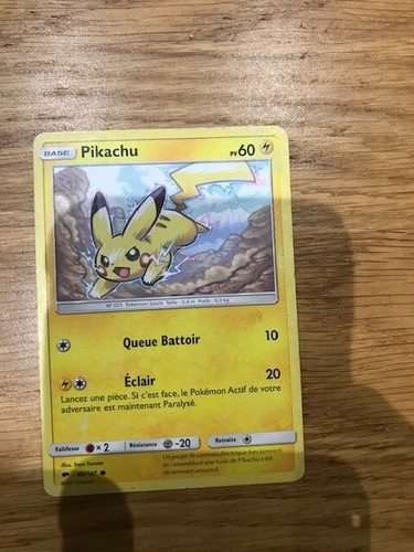 Carte pokemon pikachu queue - pokemon,