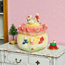 Adorable bonbonnière vintage