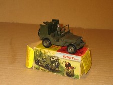 DINKY TOYS  ref  828  JEEP   PORTE  FUSEES