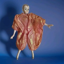 poupée de collection en porcelaine