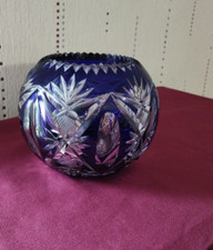 grand vase boule en cristal  de saint louis de couleur bleu Ø  17 cm signé
