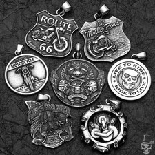 Pendentif moto en acier inoxydable 316L Sculpt Rings™, collection Route Biker