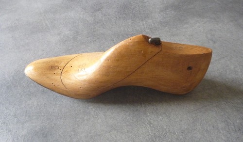 Embauchoir forme chaussure - embauchoir,