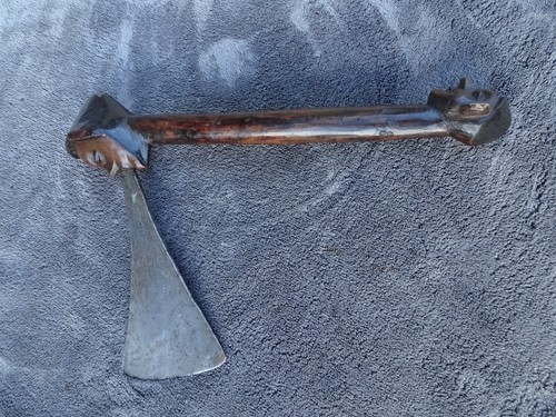 Rare hache bicéphale suku - rare,