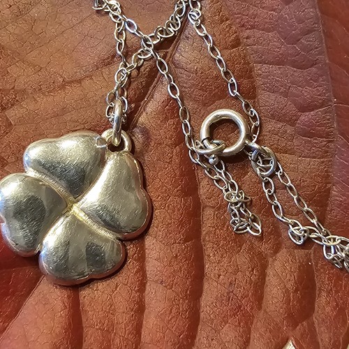 Collier pendentif trèfle - collier,
