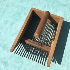 Peigne à myrtille très bon état année 1964