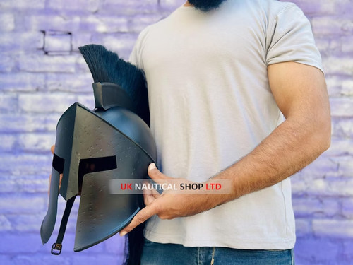 Casque spartiate médiéval