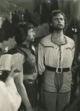 Deux acteurs à identifier dans un film d'aventure  Vintage silver print T