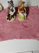 Paire de figurines anciennes en porcelaine peinte – couple de villageois – H 14 