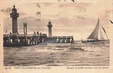 14 TROUVILLE BARQUE DE PECHE