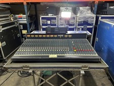 SoundCraft MX8000 Mixing