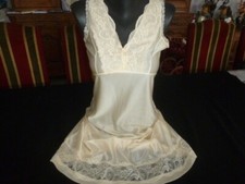 jolie combinaison&fond de robe