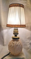 Ancienne Lampe De Chevet Vintage Boule Verre Rose Pâle Décor Relief 