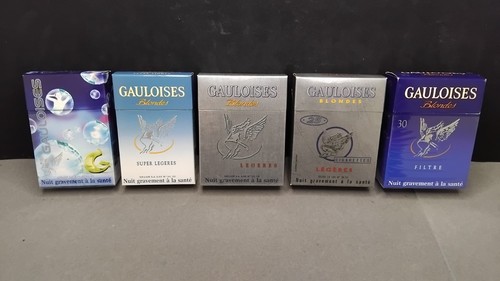 Lot paquets de cigarettes - de,