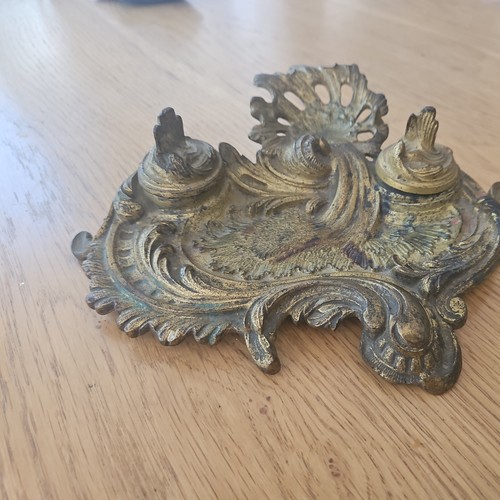Encrier ancien bronze laiton