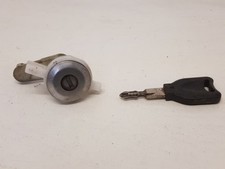 Barilier de porte avec une clé pour Renault Megane diesel 1.9 l de 1998