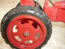 tracteur grand modèle à clef - mécanique - 20 cm - Farmall ? - 1/12 - jouef