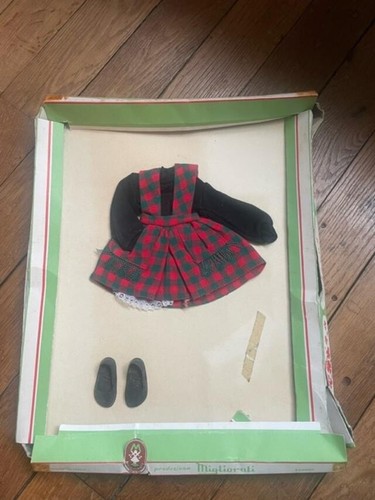 Tenue vintage pour - , poupée