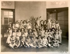 Photographie Bal costumé enfants Hotel Le Lutétia, Paris, années 30, Masquerade