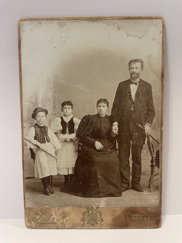 Armoire carte famille - armoire, portrait