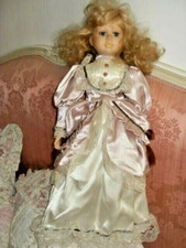 poupée porcelaine 50 cm