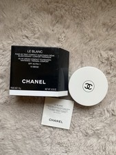 le blanc  chanel  fond de teint compact huile dans crème Teinte 10