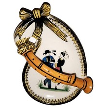 Plat à Anse Vide poche en forme de biniou de Henriot Quimper Danseurs Bretons