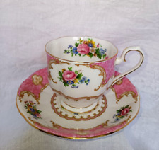 Tasse à thé en porcelaine