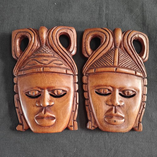 Lot masques muraux en - de,
